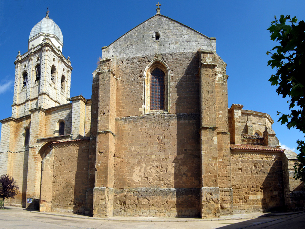 Iglesia_de_Santa_Maria_de_la_Asuncin_Melgar_(Torre_y_lateral), Urheber: Jsierro 2014, © nach CC BY-SA 3.0 ES