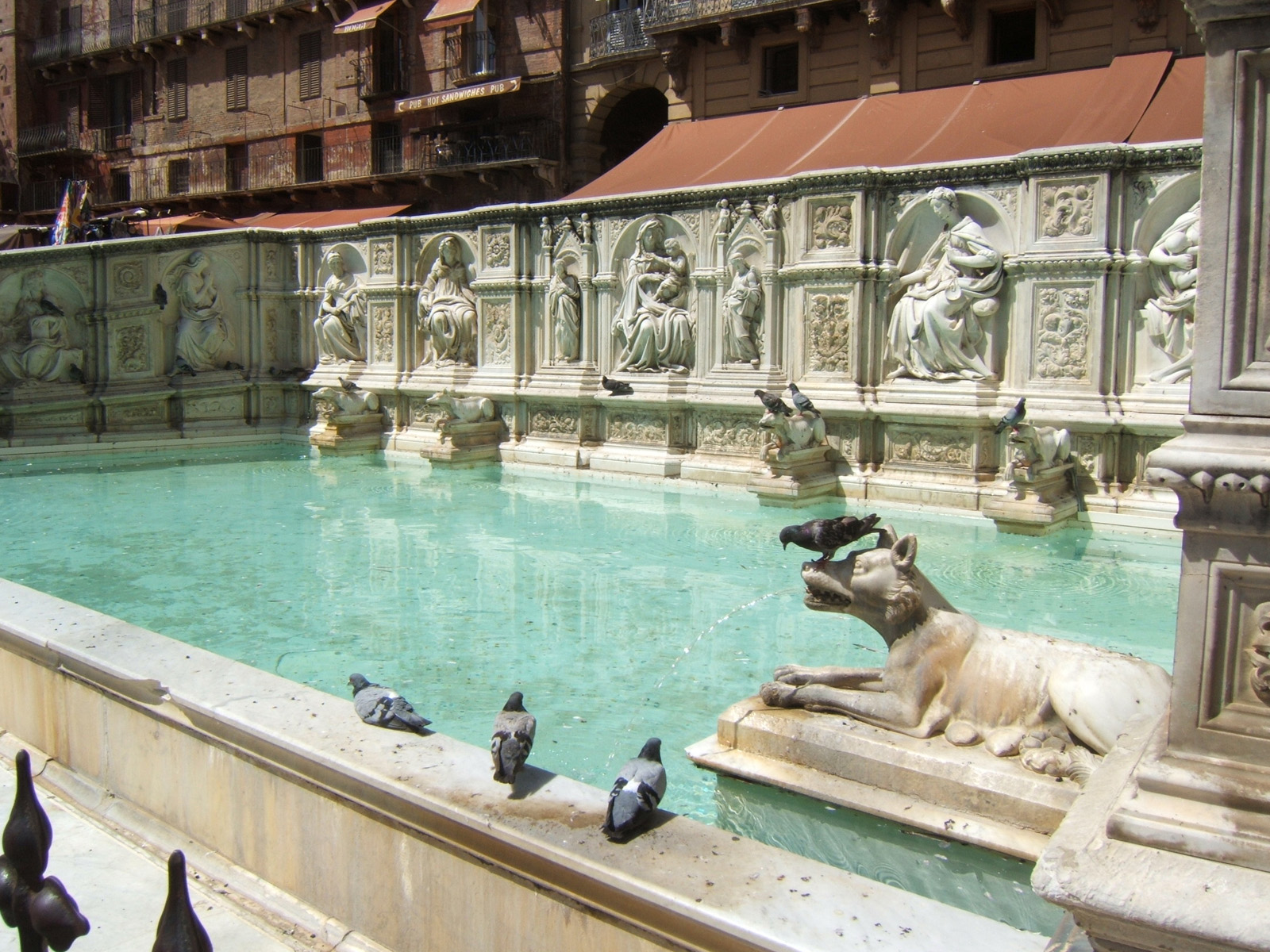 Piazza del Campo, Siena, Brunnen Fonte Gaia, Urheber Meri Sabater 2007, © nach CC BY 3.0